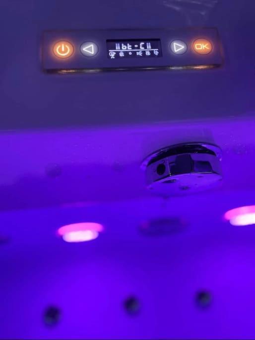 Jeu De Regards - Jacuzzi/Balneo Apartment Courcouronnes Екстериор снимка