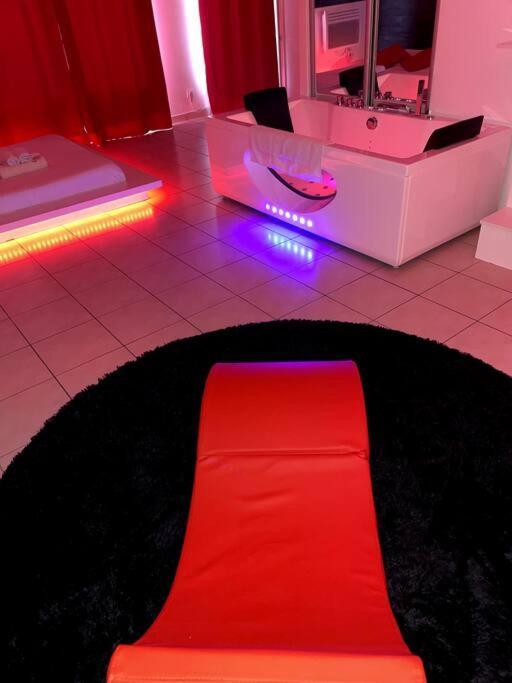 Jeu De Regards - Jacuzzi/Balneo Apartment Courcouronnes Екстериор снимка