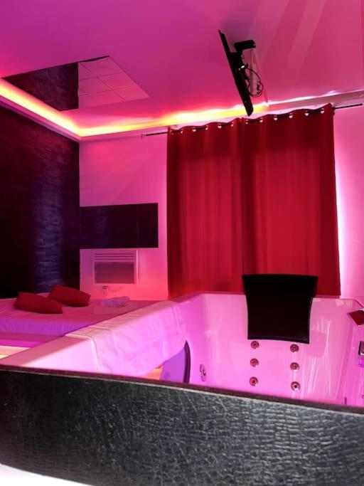 Jeu De Regards - Jacuzzi/Balneo Apartment Courcouronnes Екстериор снимка